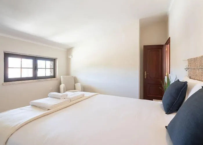 Dom wakacyjny Aroeira Sunny - Heated Pool Extra Cost